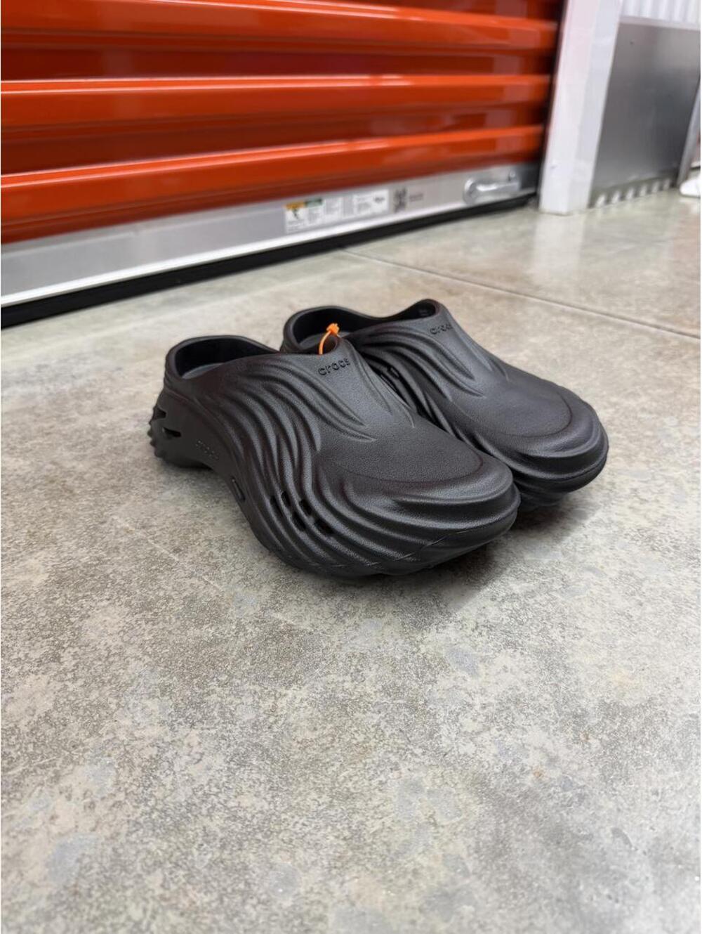 BRAND NEW crocs echo wave black slip on clogs size 7 MENS